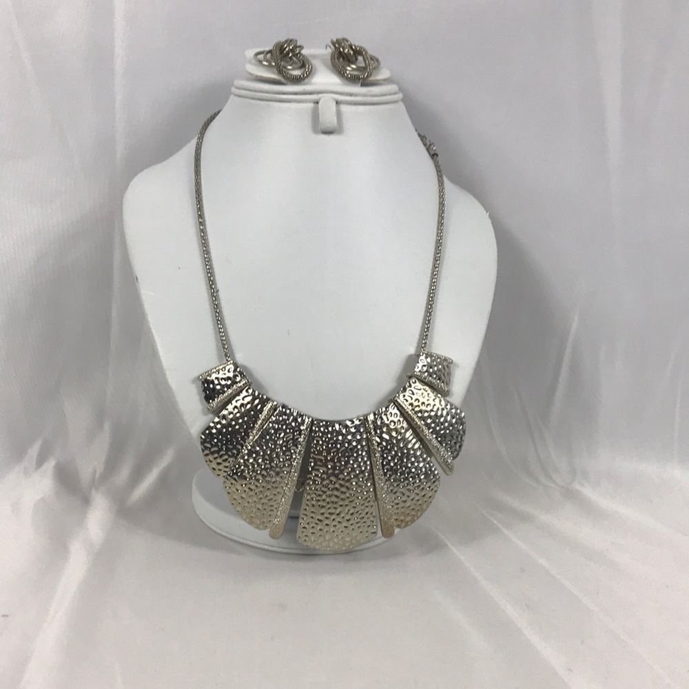 Necklace and Earring set